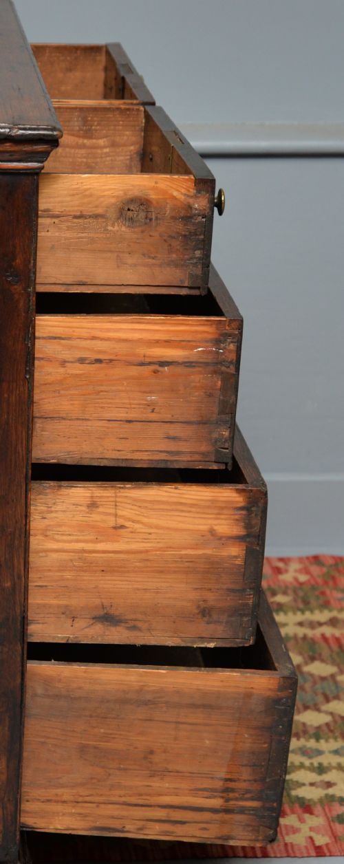 EARLY 18TH CENTURY GEORGIAN OAK CHEST OF DRAWERS - ADDITIONAL PHOTO 9