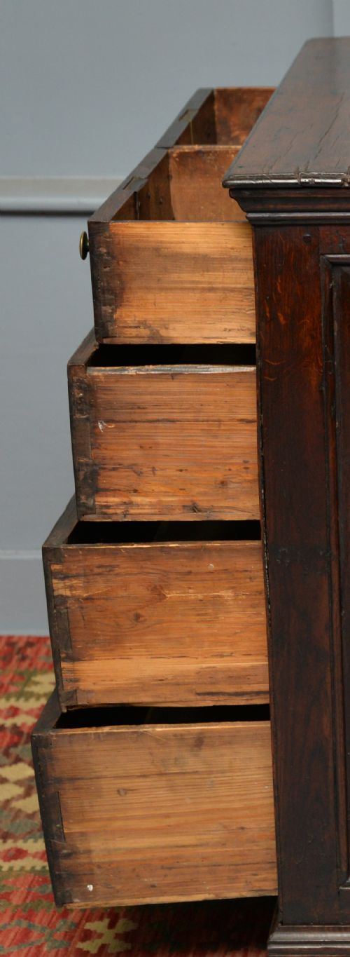 EARLY 18TH CENTURY GEORGIAN OAK CHEST OF DRAWERS - ADDITIONAL PHOTO 12