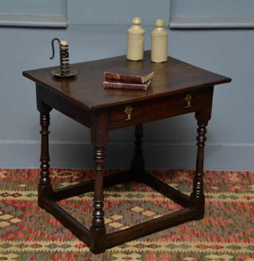 CHARMING 17TH CENTURY WILLIAM AND MARY OAK SIDE TABLE - ADDITIONAL PHOTO 1