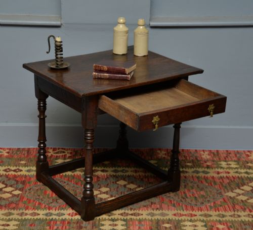 CHARMING 17TH CENTURY WILLIAM AND MARY OAK SIDE TABLE - ADDITIONAL PHOTO 2