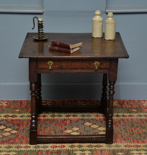 CHARMING 17TH CENTURY WILLIAM AND MARY OAK SIDE TABLE - ADDITIONAL PHOTO 3