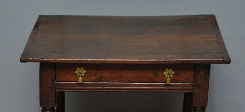 CHARMING 17TH CENTURY WILLIAM AND MARY OAK SIDE TABLE - ADDITIONAL PHOTO 6