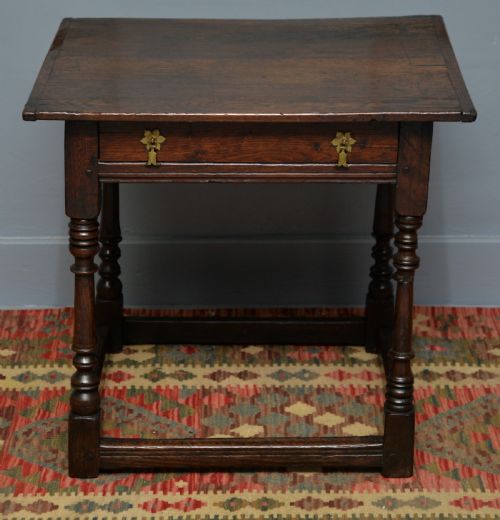 CHARMING 17TH CENTURY WILLIAM AND MARY OAK SIDE TABLE - ADDITIONAL PHOTO 7