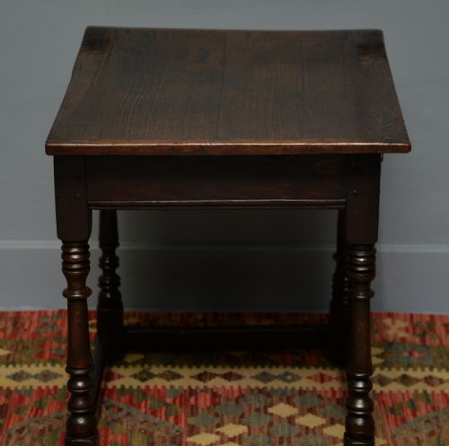 CHARMING 17TH CENTURY WILLIAM AND MARY OAK SIDE TABLE - ADDITIONAL PHOTO 8