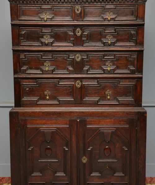 17TH CENTURY CHARLES II OAK CHEST OF DRAWERS ON LATER CUPBOARD - ADDITIONAL PHOTO 2