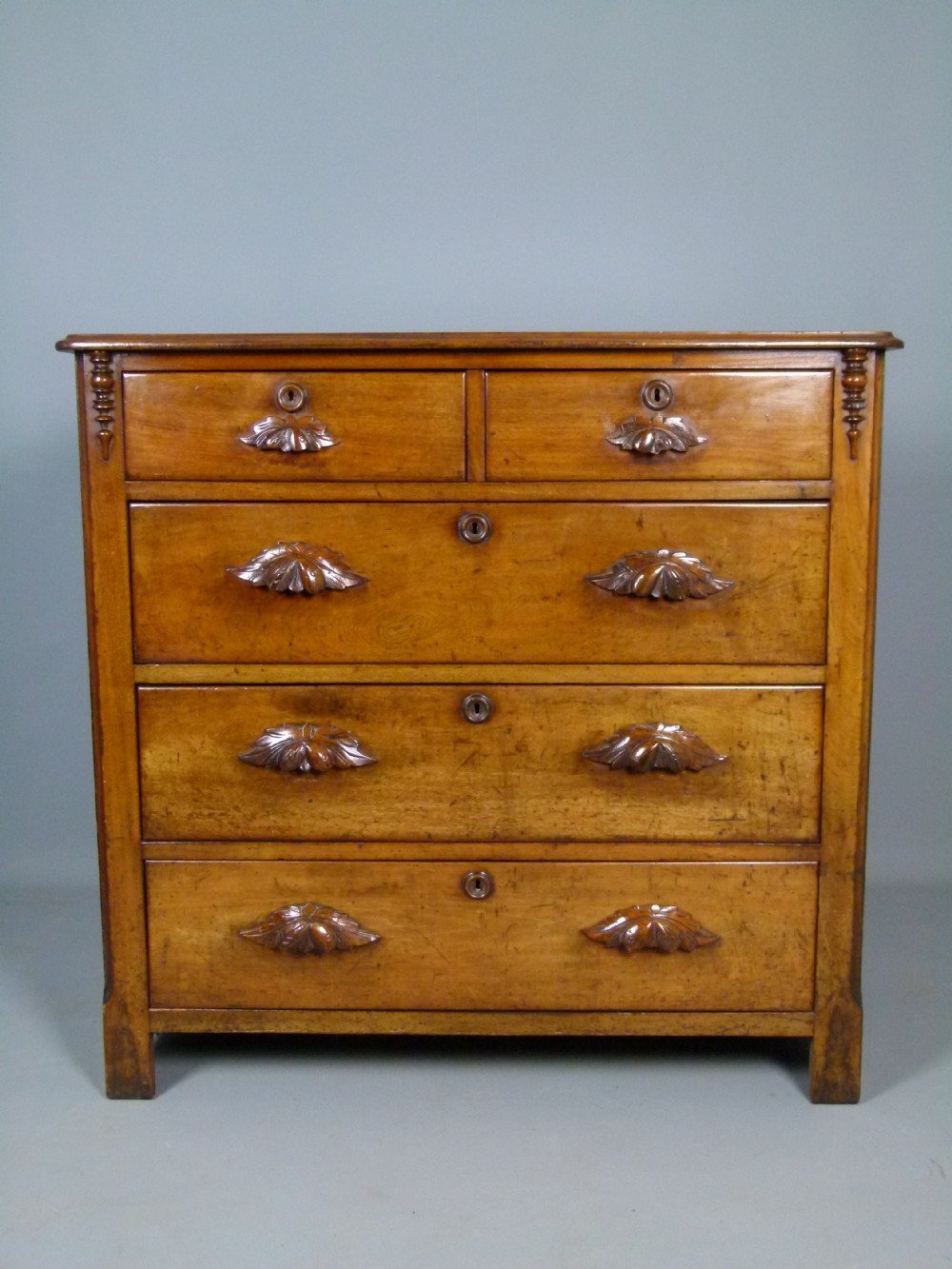 Charming Victorian Mahogany Chest Of Drawers 