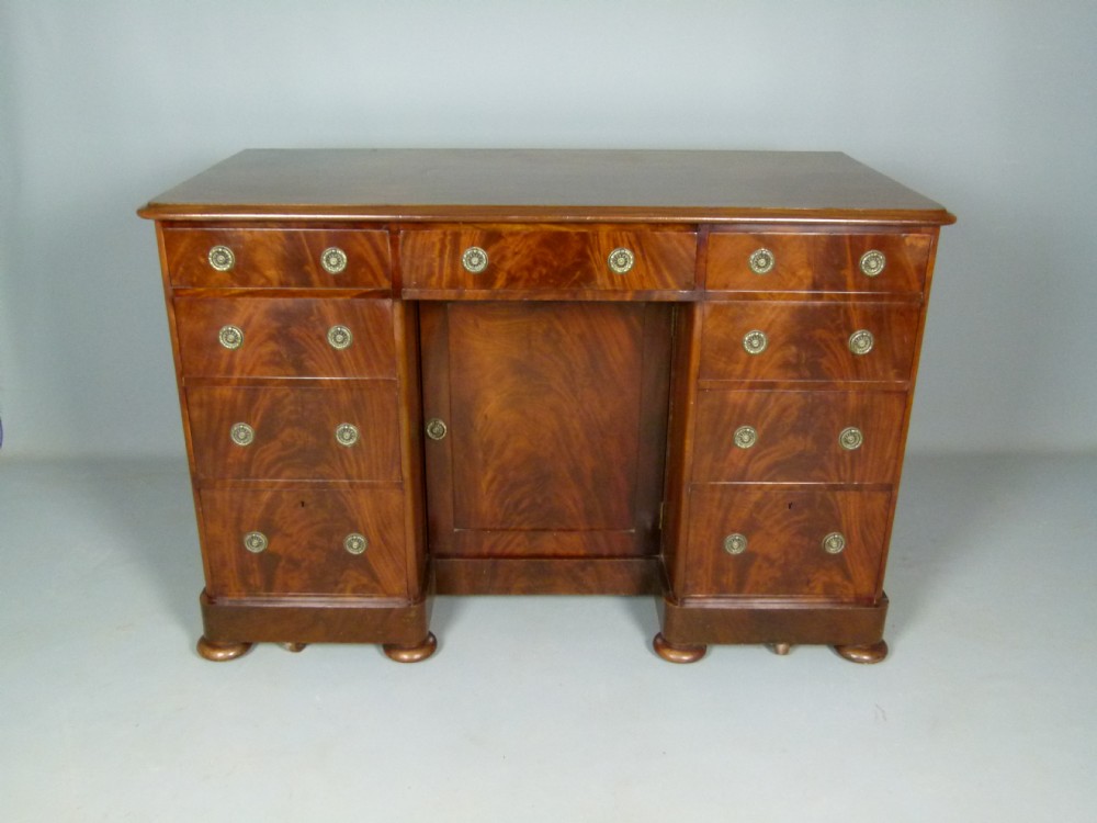 Superb Quality Victorian Flame Mahogany Desk.