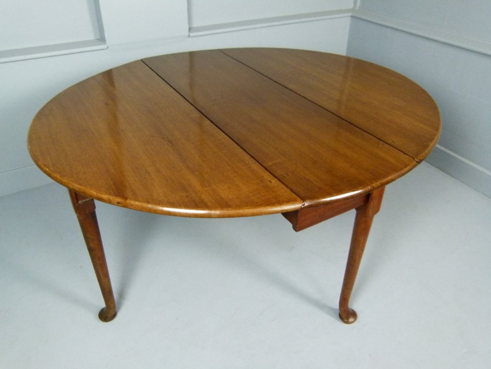 Superb Georgian Mahogany Pad Foot Drop-Leaf Dining Table