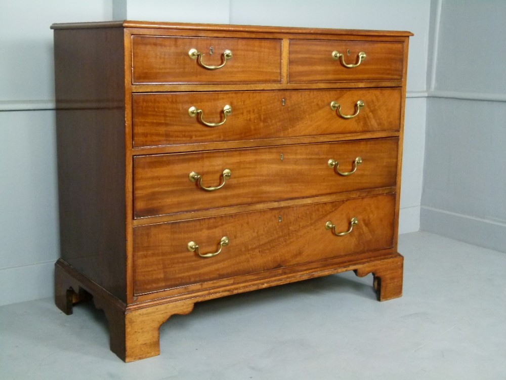 Georgian Mahogany Chest Of Drawers c1760