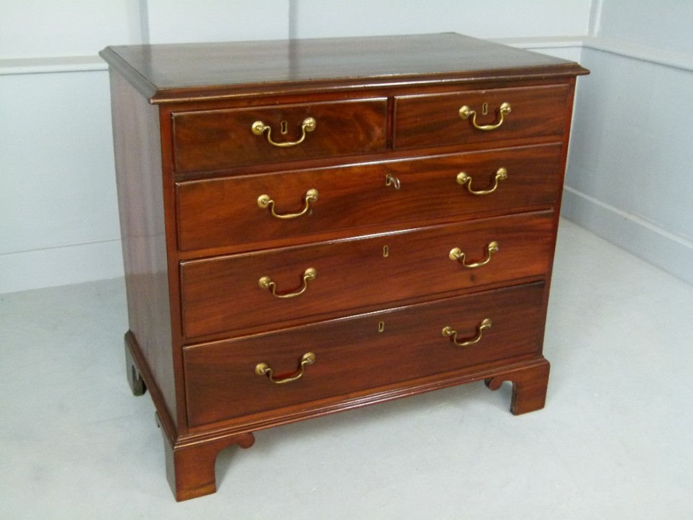 Georgian Mahogany Chest Of Drawers c1760