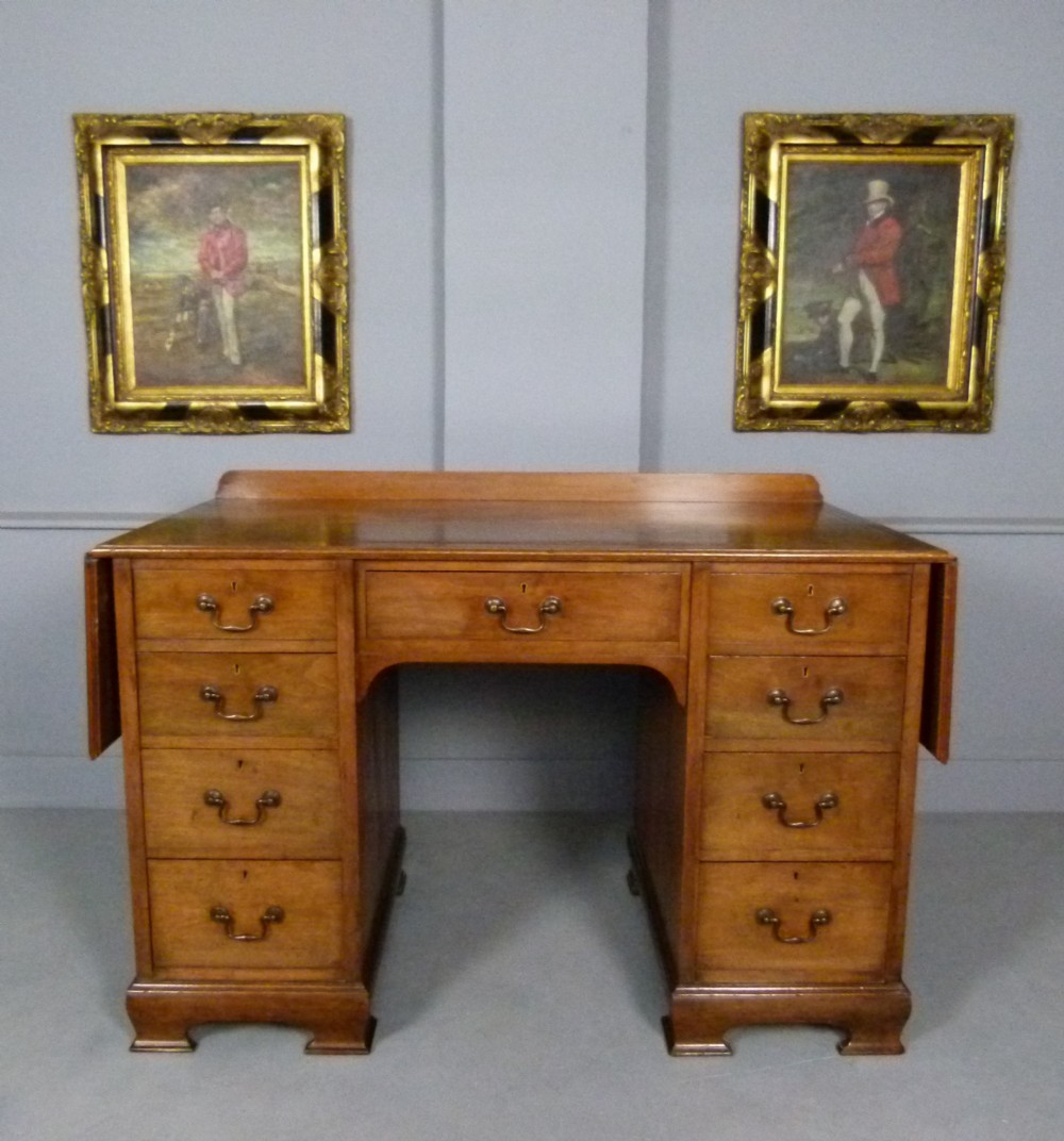Quality Edwardian Solid Oak Drop-Leaf Pedestal Desk