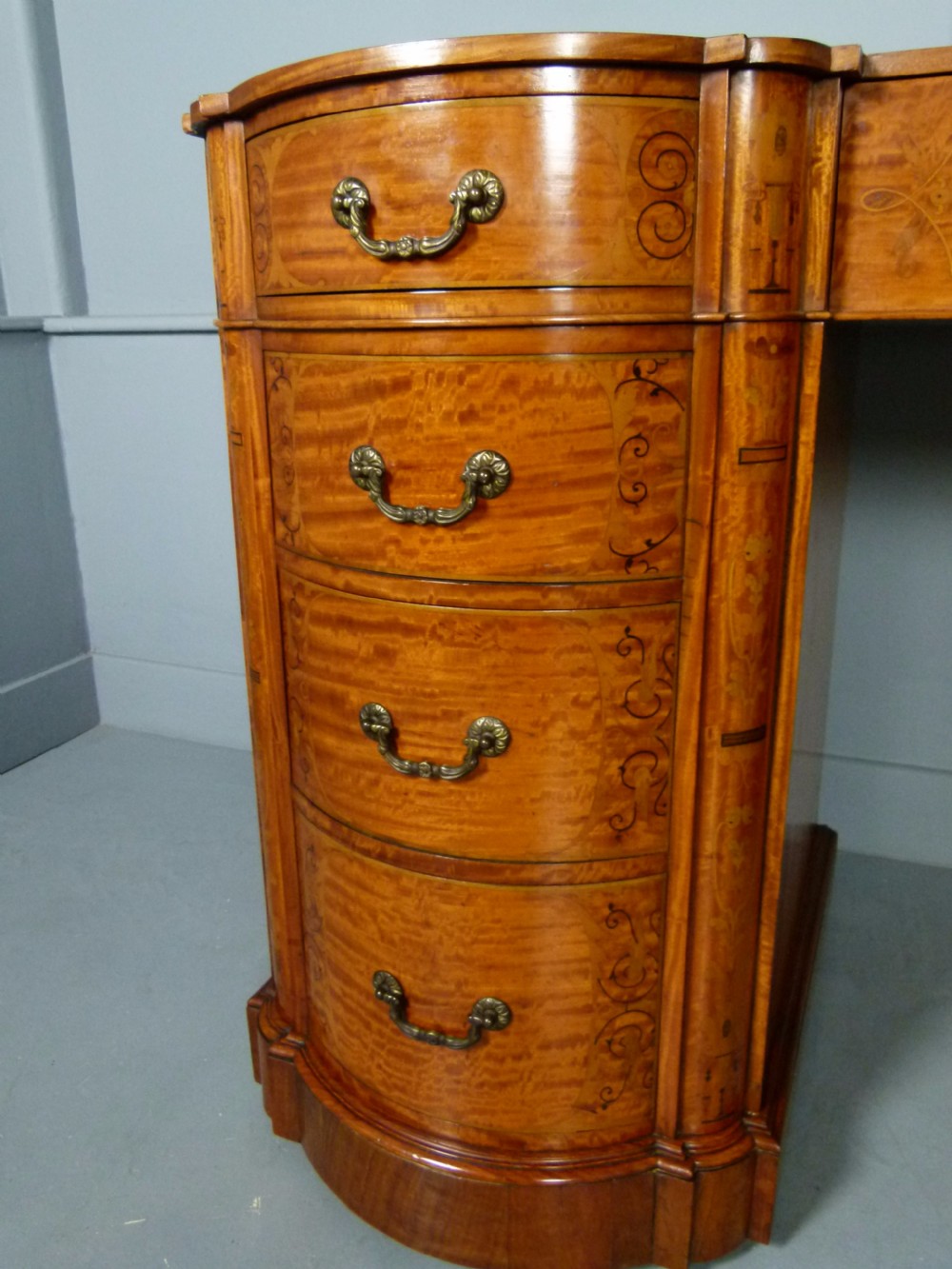 Stunning Edwardian Art Nouveau Satinwood Pedestal Desk View III