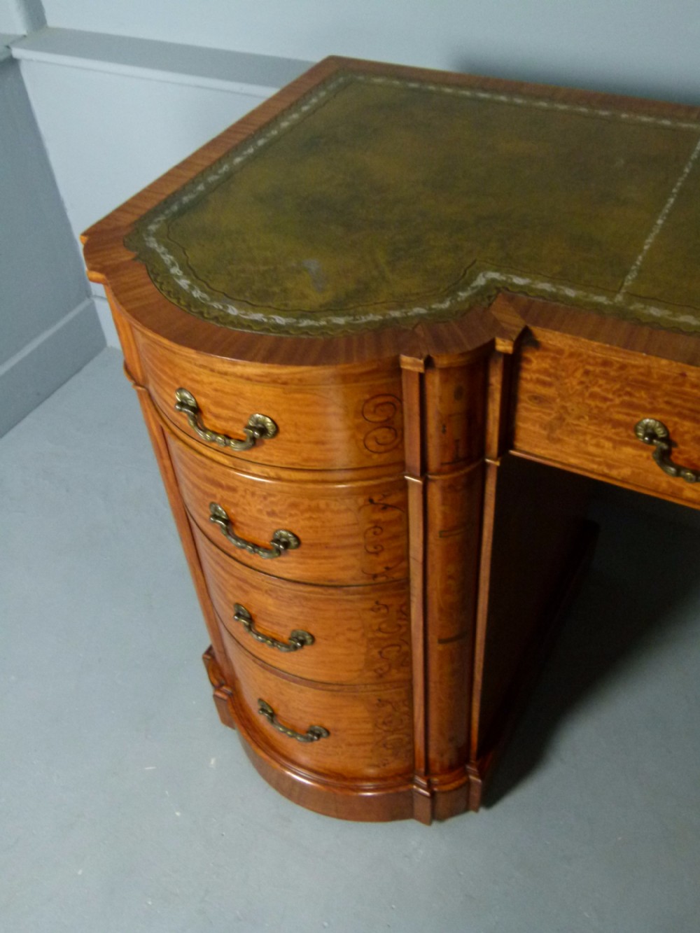 Stunning Edwardian Art Nouveau Satinwood Pedestal Desk View X
