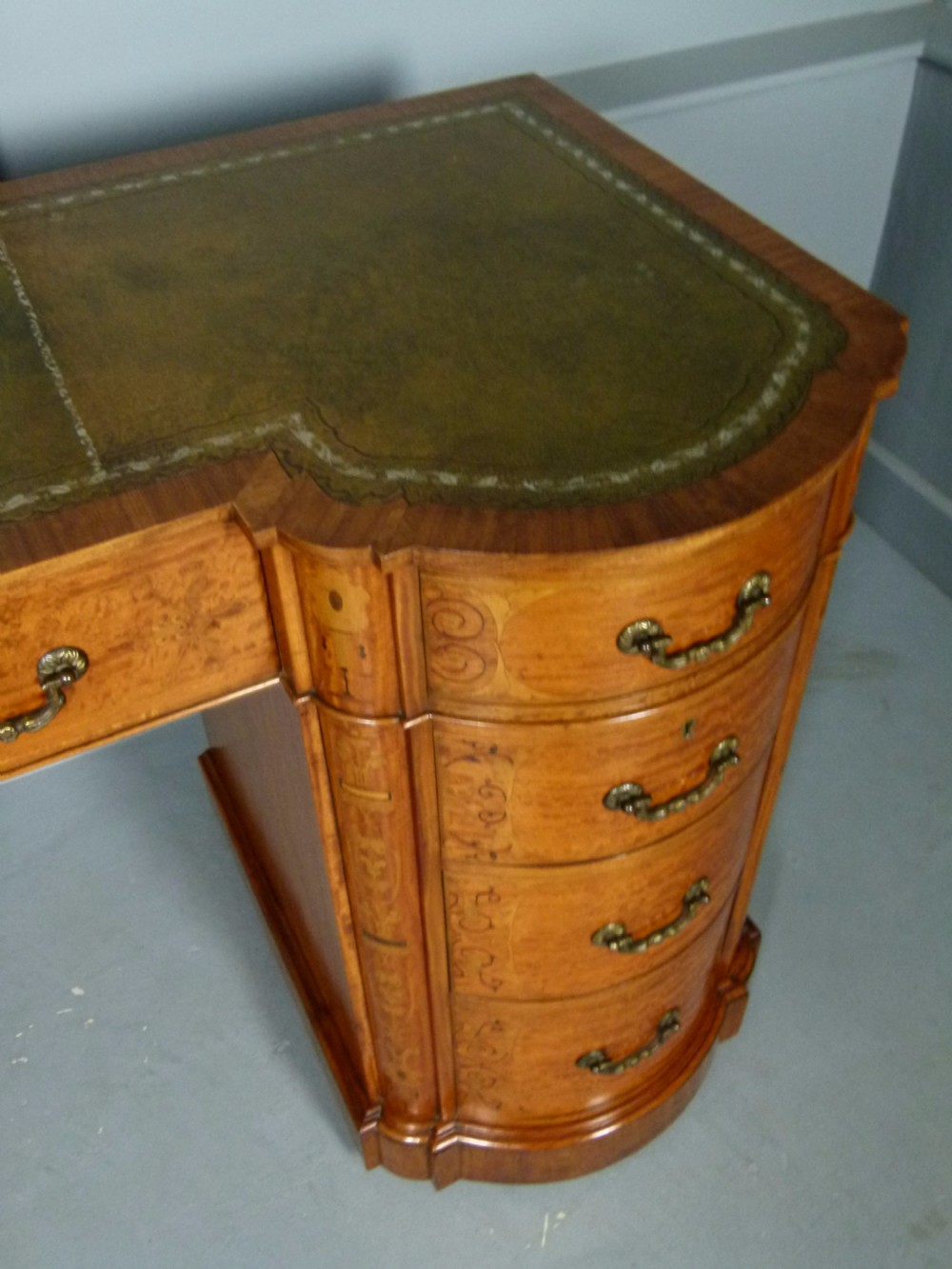 Stunning Edwardian Art Nouveau Satinwood Pedestal Desk View XI
