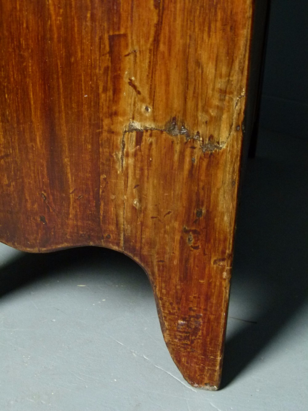 Early Victorian Mahogany Bow-Front Chest Of Drawers View XIII