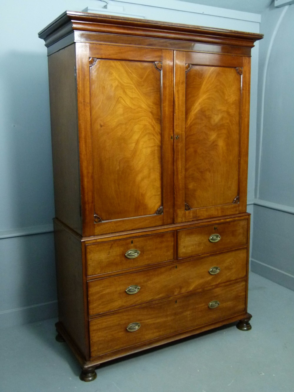 William IV Mahogany Linen-Press c1830 View II