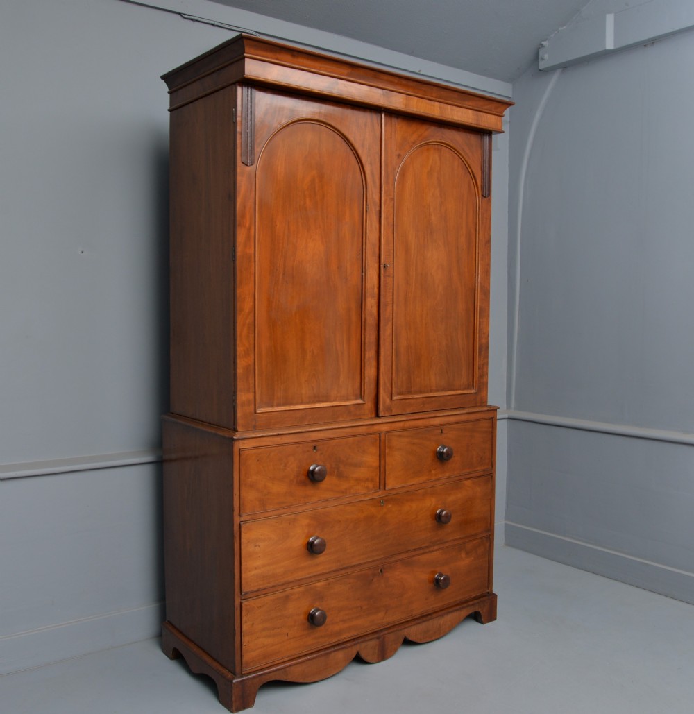 Elegant Early Victorian Mahogany Linen-Press