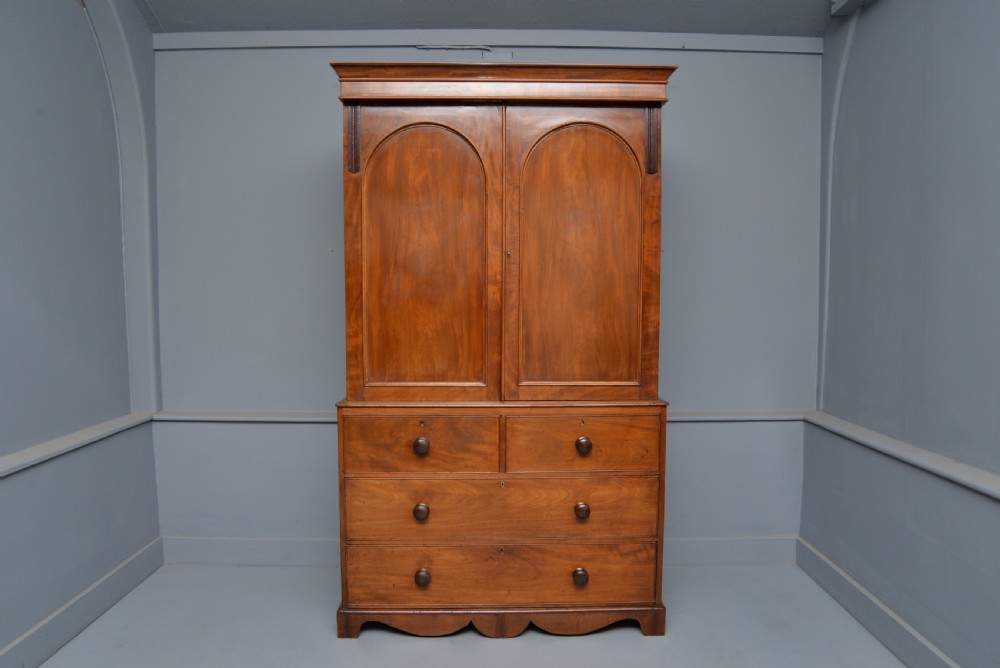 Elegant Early Victorian Mahogany Linen-Press View II