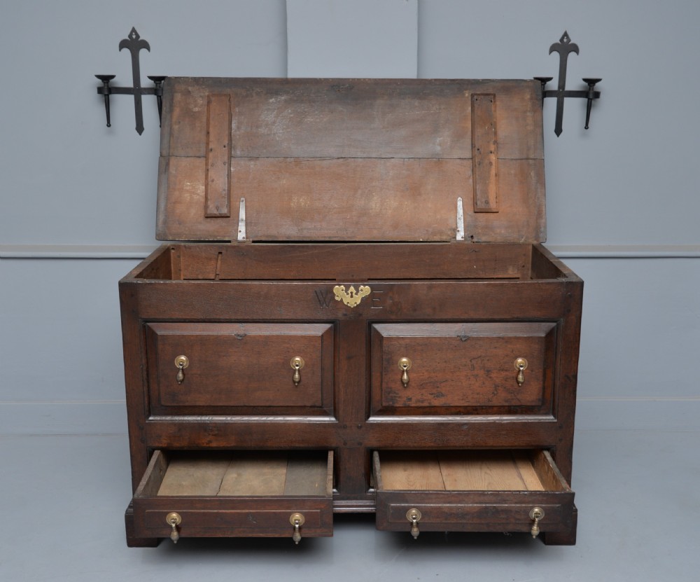 18th Century Oak Mule Chest View VI