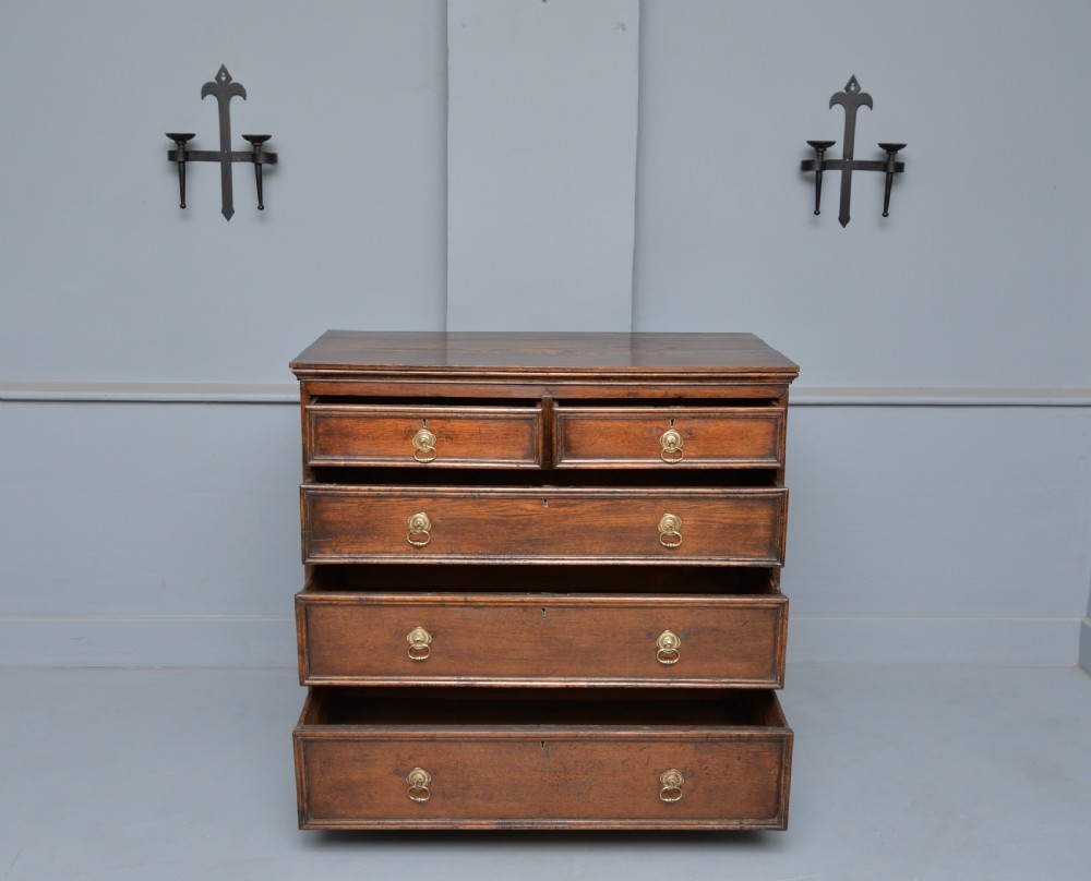 Charming Early 18th Century Oak Chest Of Drawers View II