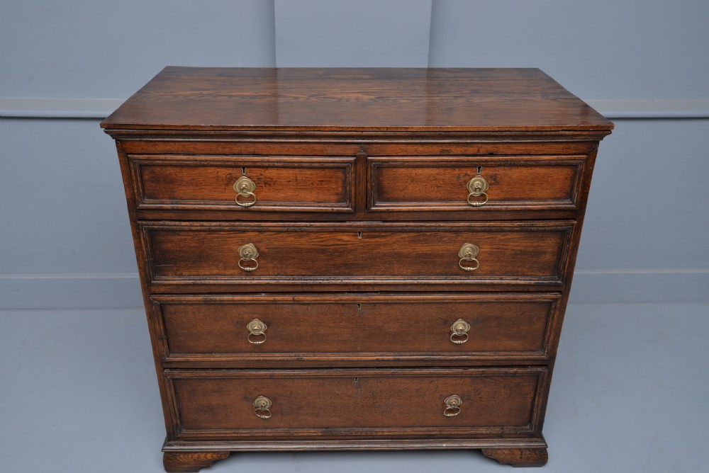 Charming Early 18th Century Oak Chest Of Drawers View VI