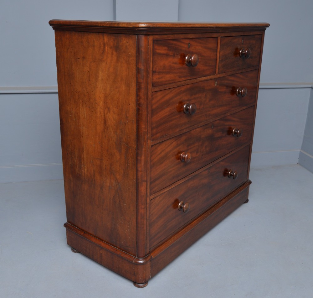 Handsome Victorian Mahogany Chest Of Drawers View X