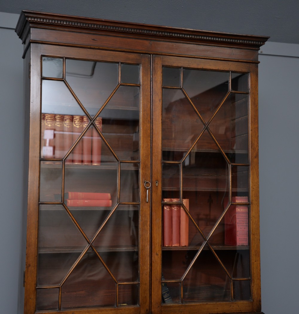 Superb George III Mahogany Bureau Bookcase View III