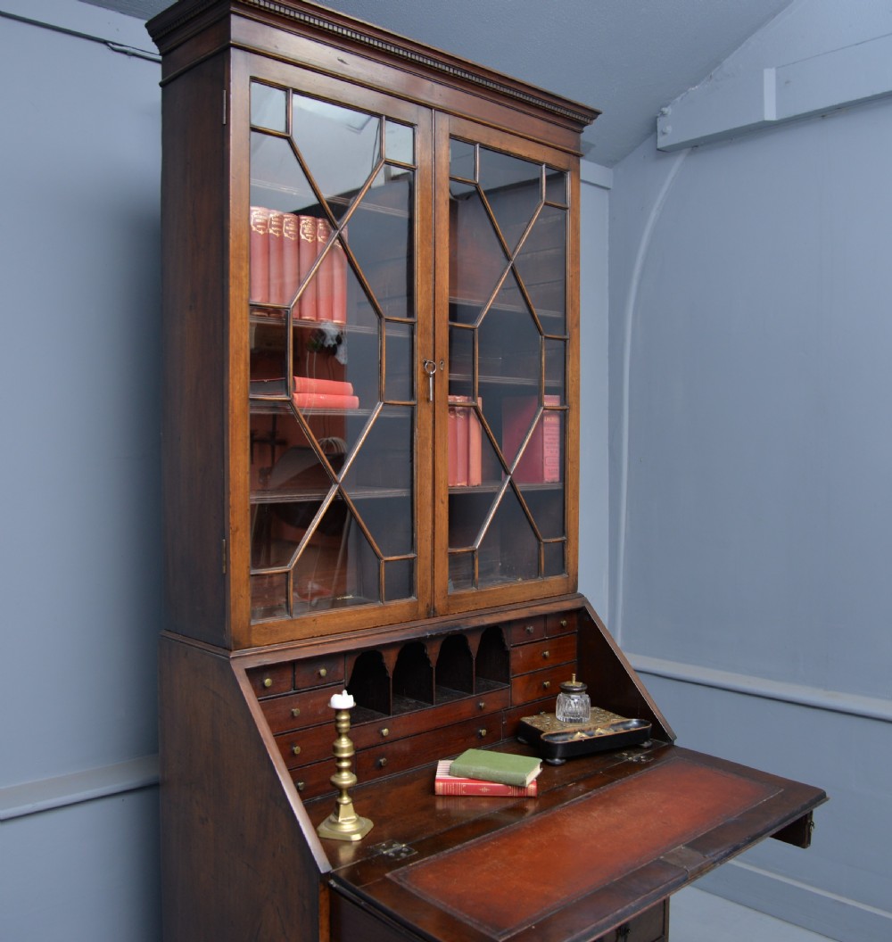 Superb George III Mahogany Bureau Bookcase View VI