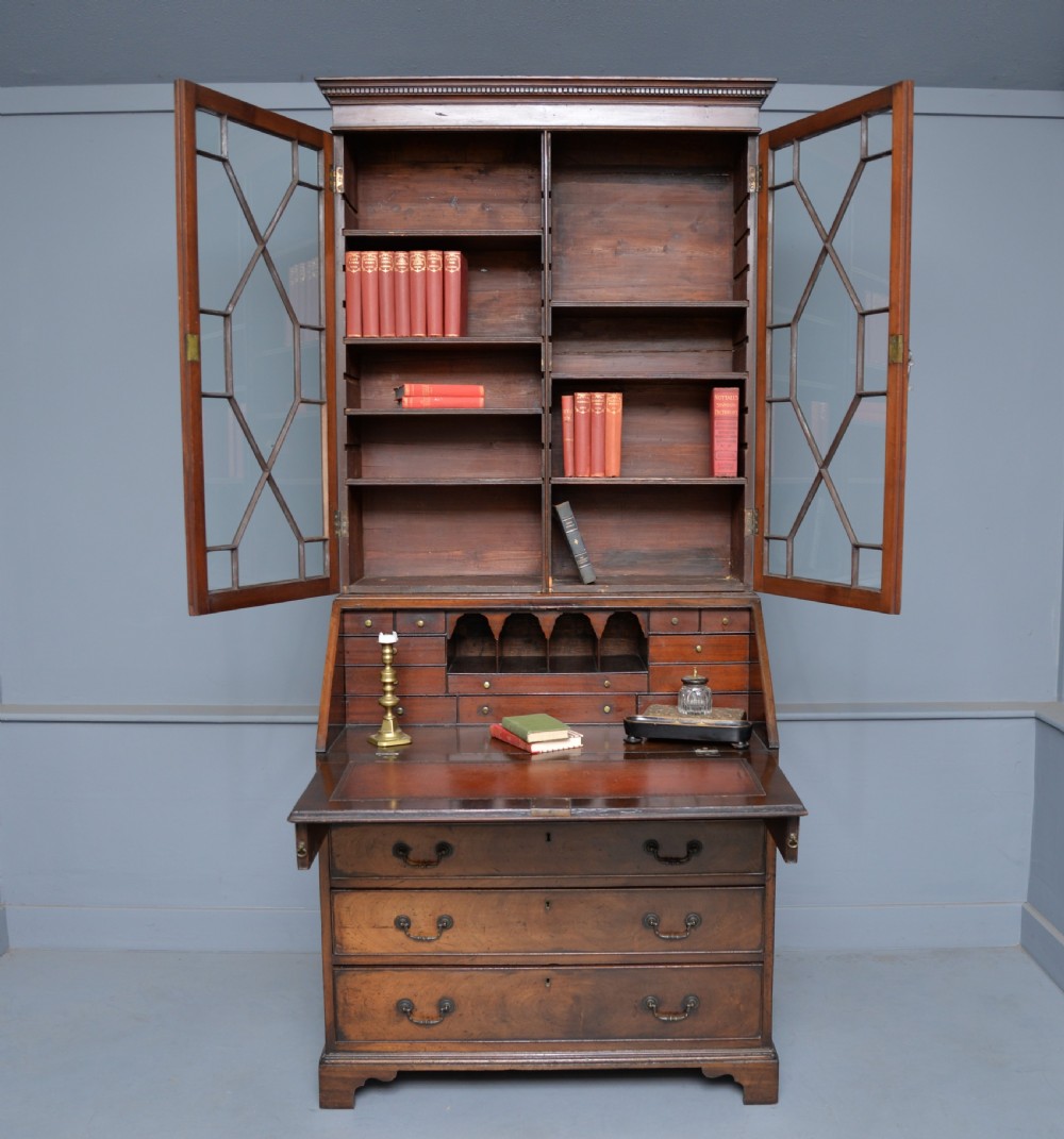Superb George III Mahogany Bureau Bookcase View VII