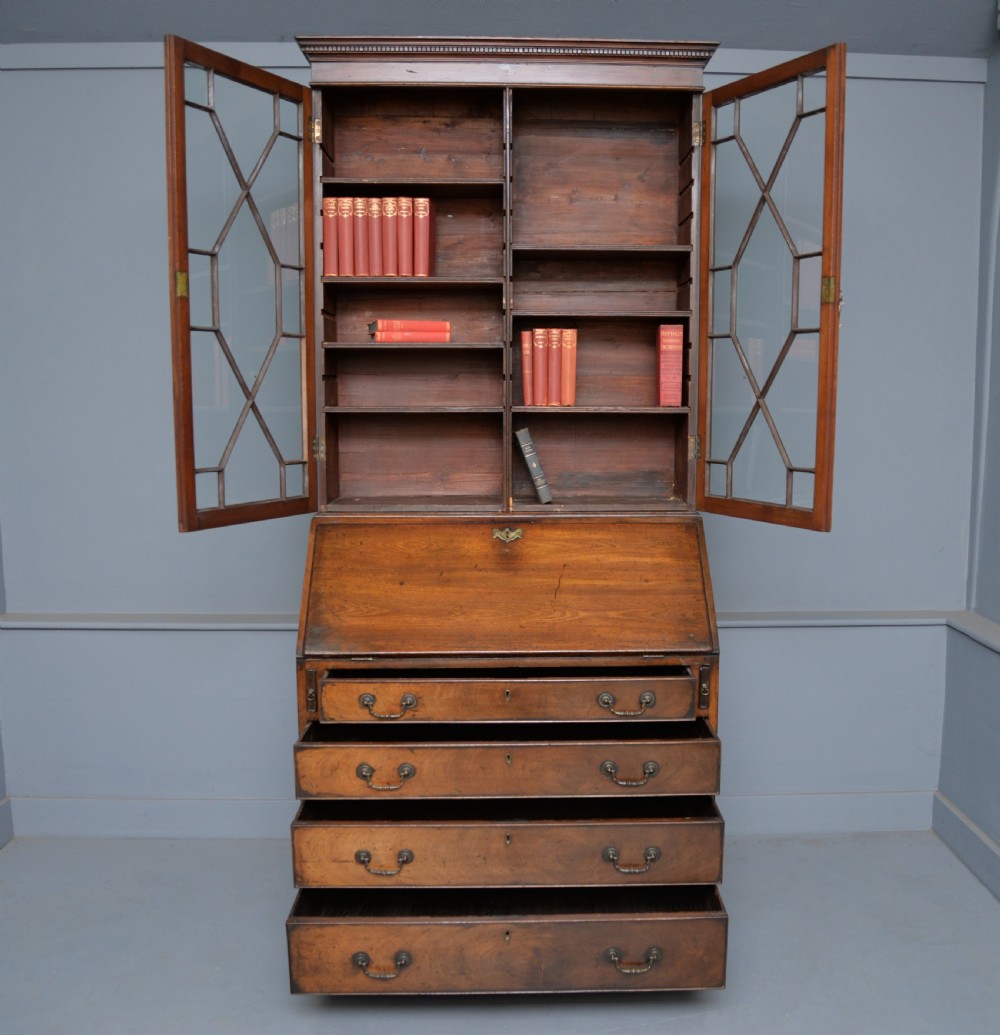 Superb George III Mahogany Bureau Bookcase View XI