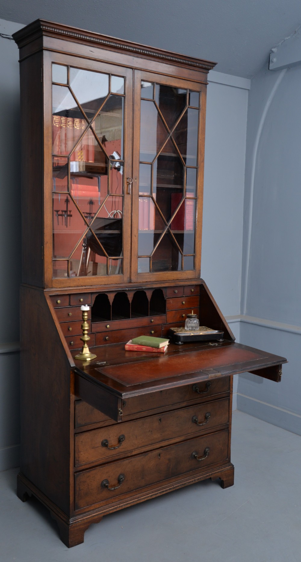 Superb George III Mahogany Bureau Bookcase View XV