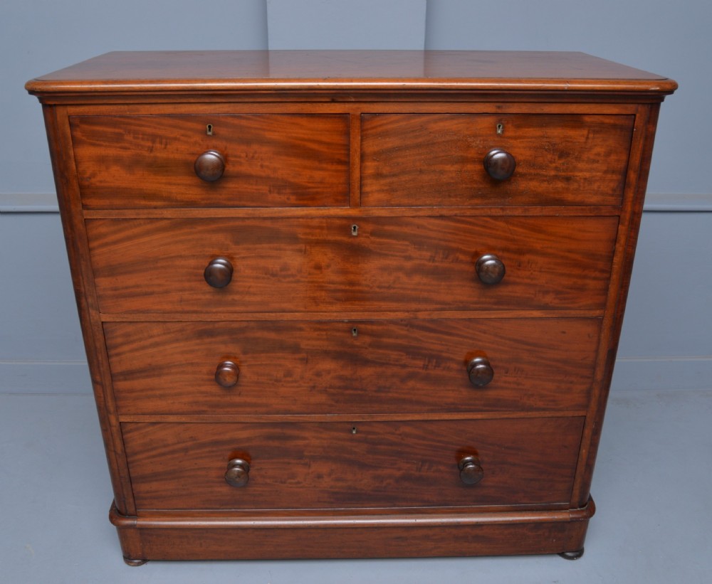 Handsome Victorian Mahogany Chest Of Drawers View III
