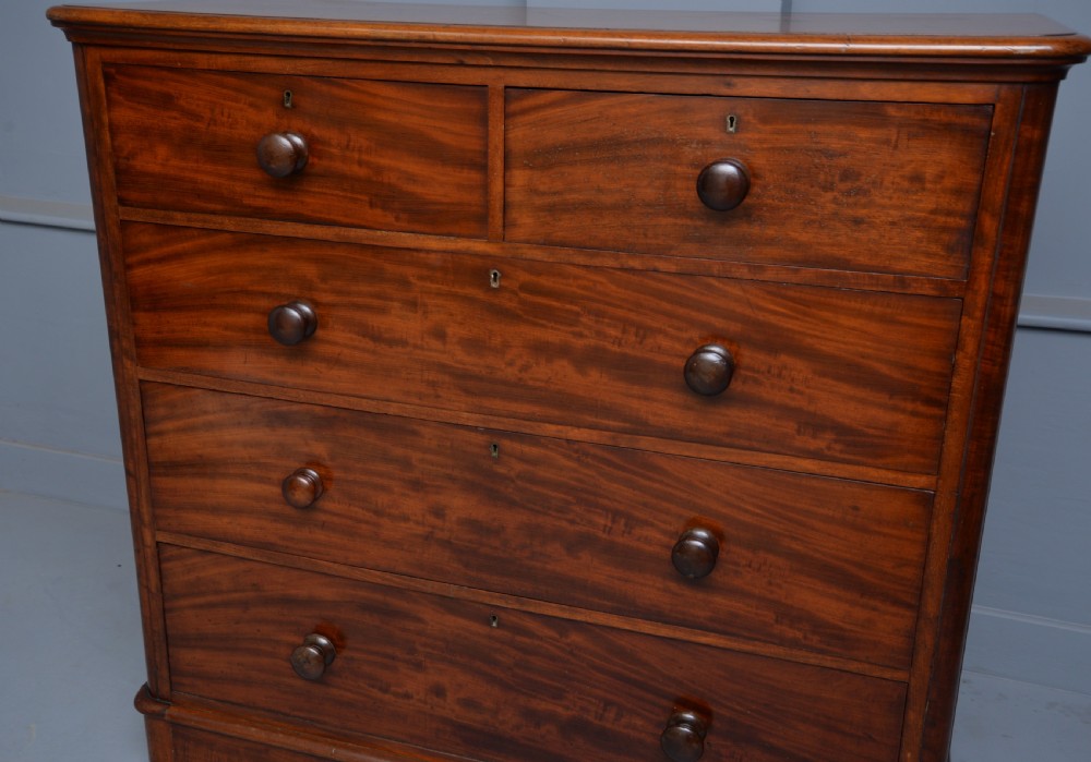 Handsome Victorian Mahogany Chest Of Drawers View V