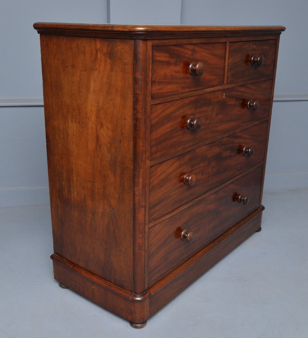Handsome Victorian Mahogany Chest Of Drawers View X