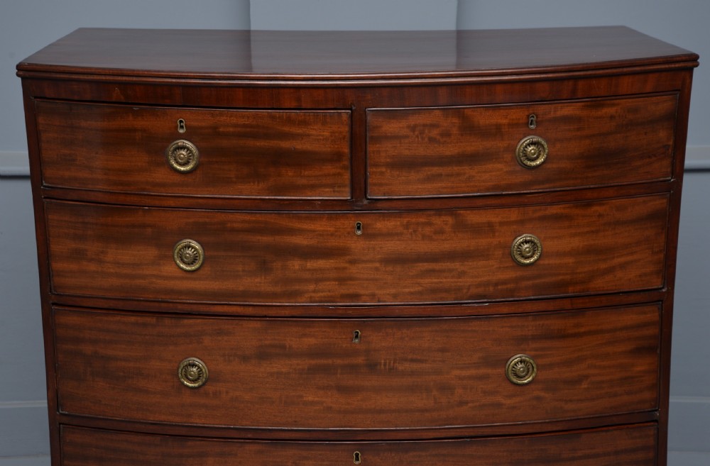 Elegant Georgian Mahogany Bow-Front Chest Of Drawers View IX