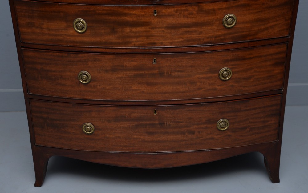 Elegant Georgian Mahogany Bow-Front Chest Of Drawers View X