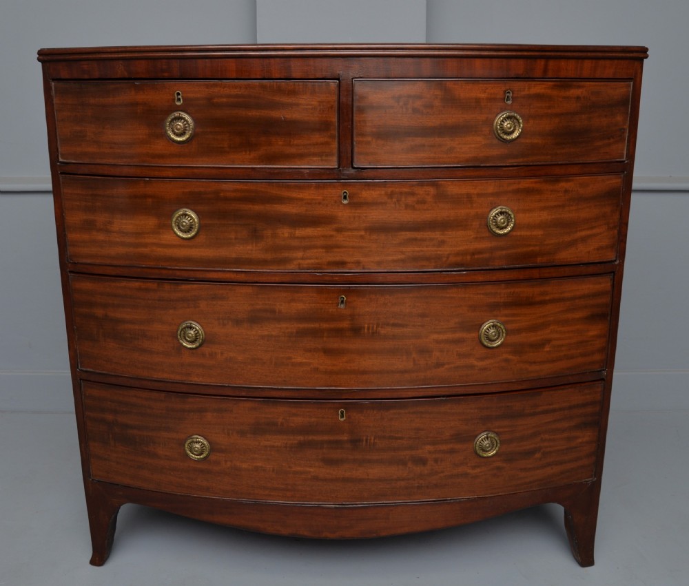 Elegant Georgian Mahogany Bow-Front Chest Of Drawers View XIII