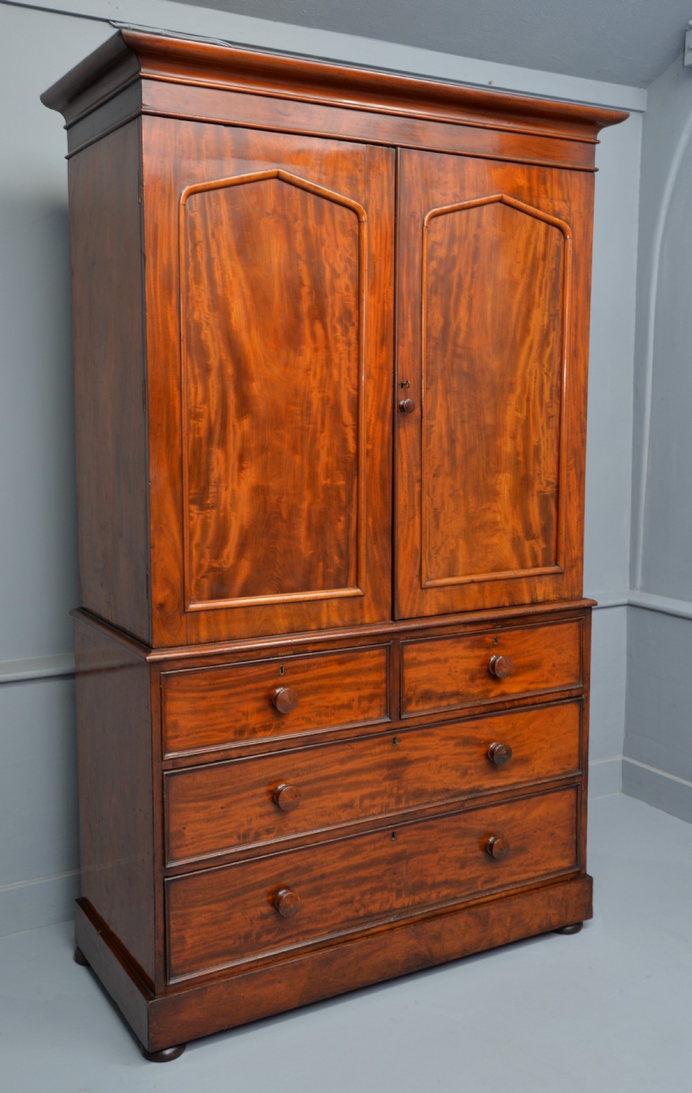 Handsome Regency Mahogany Linen-Press View III