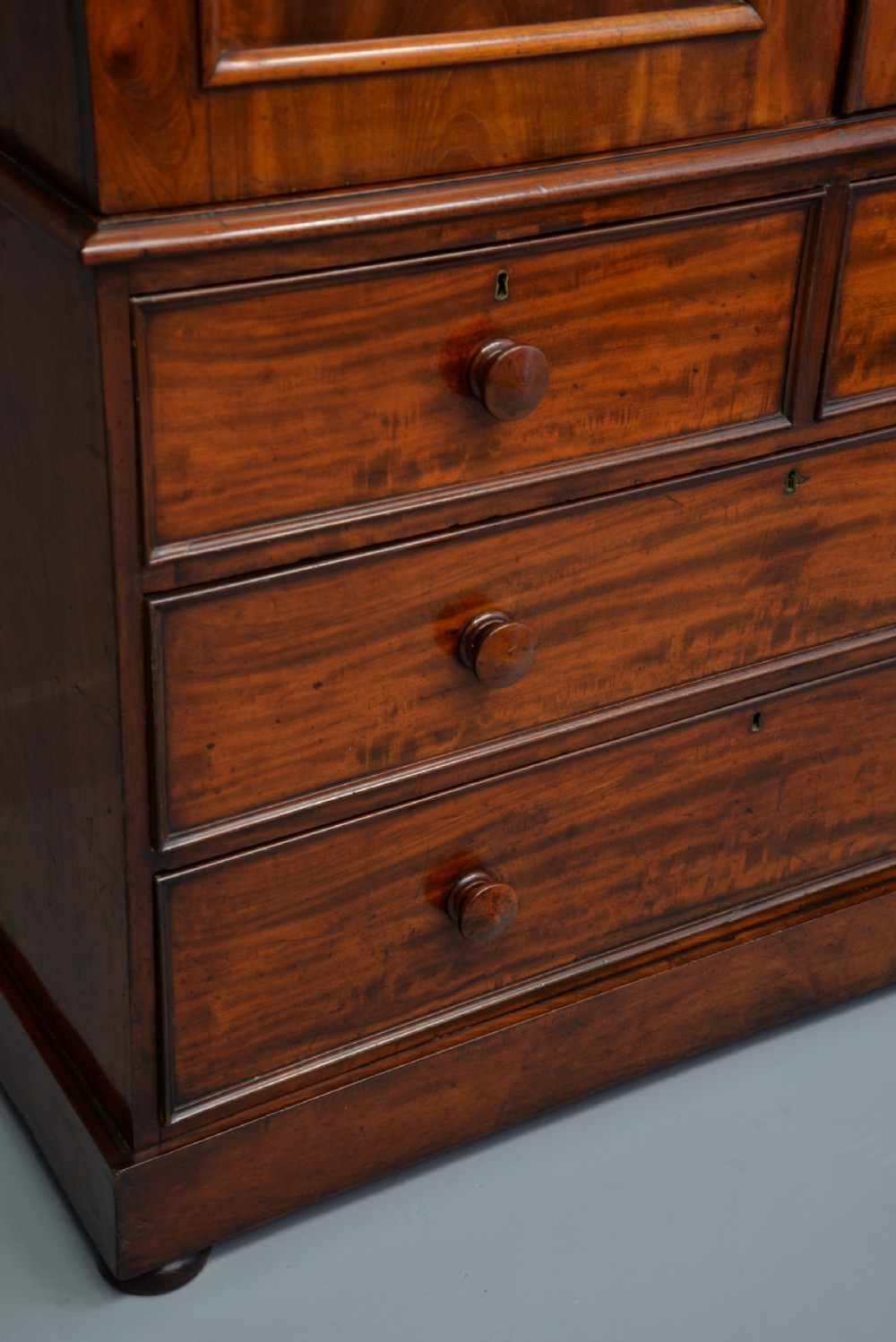 Handsome Regency Mahogany Linen-Press View VI