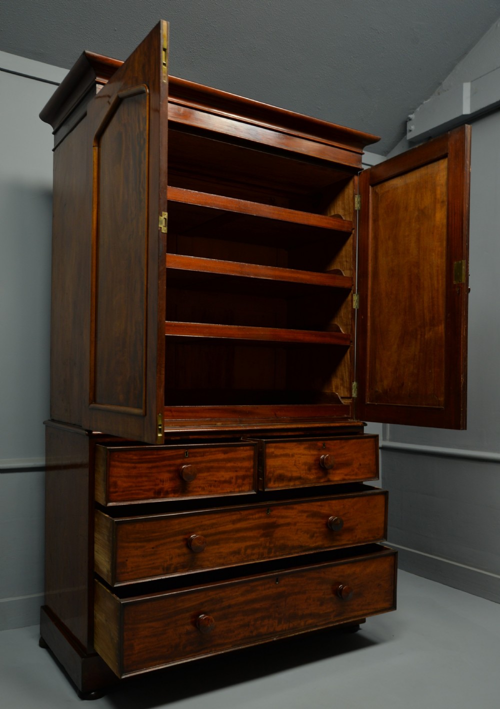 Handsome Regency Mahogany Linen-Press View XI
