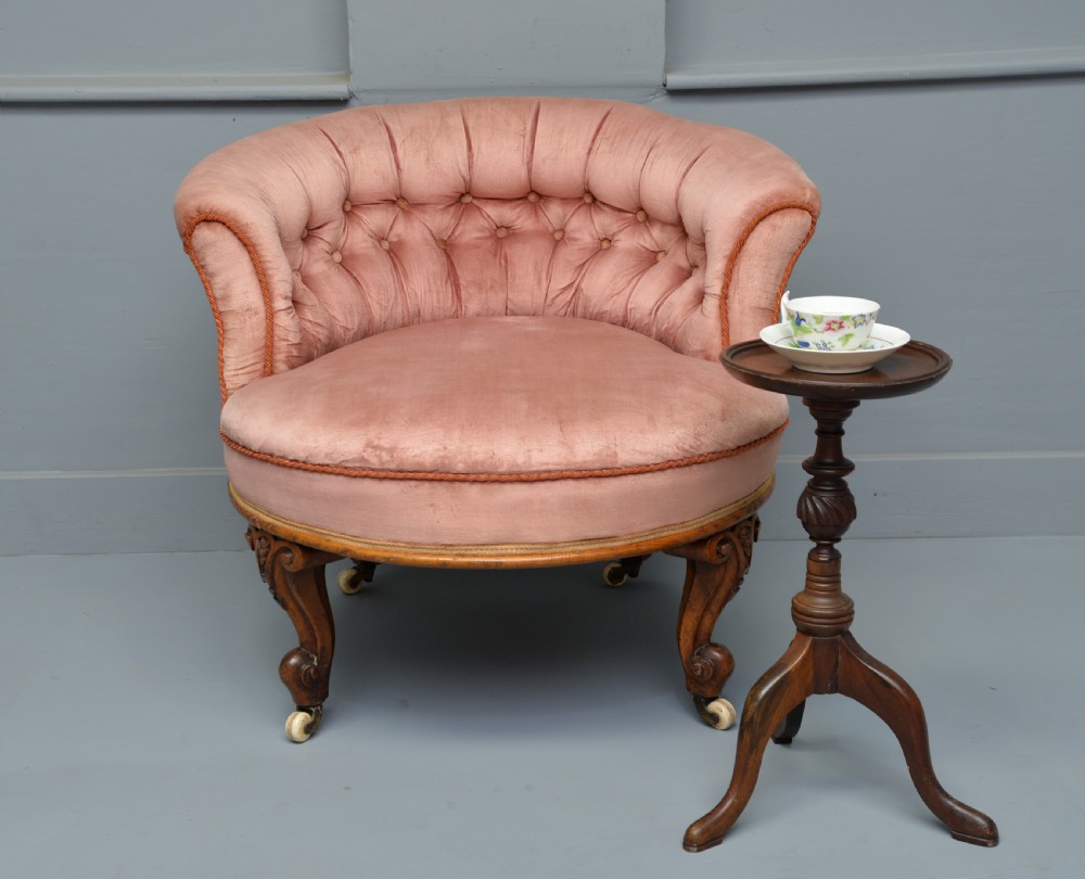 Charming Victorian Button-Back Tub Bedroom Or Side Chair View II