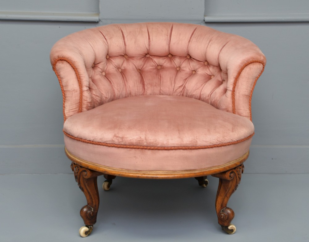 Charming Victorian Button-Back Tub Bedroom Or Side Chair View V
