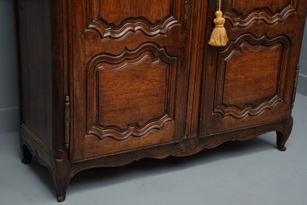 Very Sweet Small 18thc French Walnut Armoire  View XI