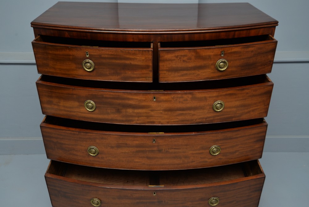 Elegant Georgian Mahogany Bow-Front Chest Of Drawers View IX