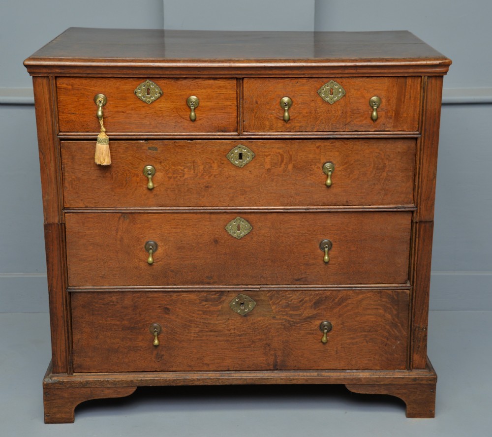 Charming Early 18th Century Oak Chest Of Drawers View III