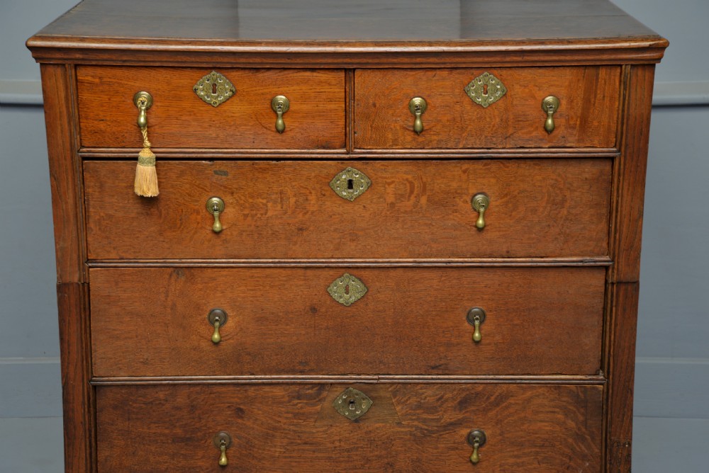 Charming Early 18th Century Oak Chest Of Drawers View IV