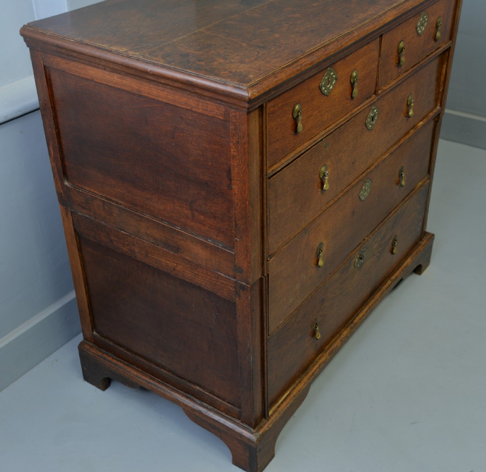Charming Early 18th Century Oak Chest Of Drawers View XI