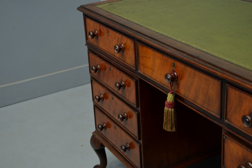 Edwardian Mahogany Pedestal Desk View XI