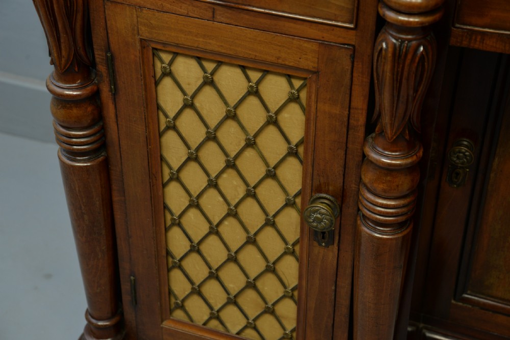 Elegant William IV Mahogany Sideboard View V