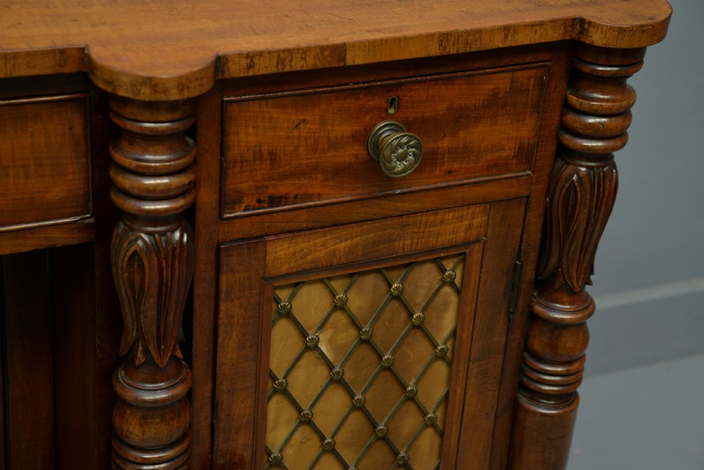 Elegant William IV Mahogany Sideboard View VII